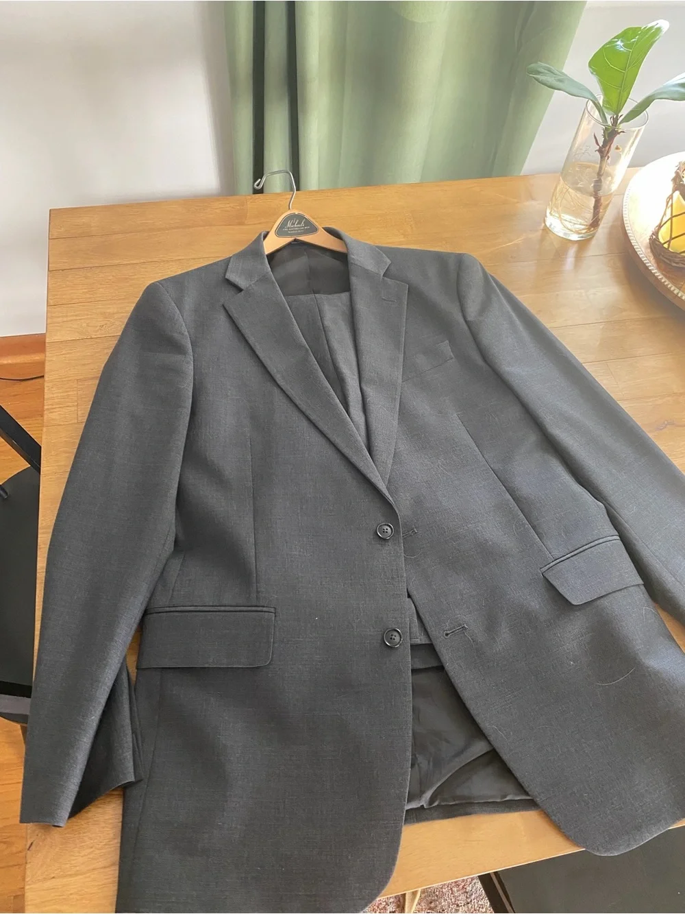 Classic Men's Dark Gray Suit